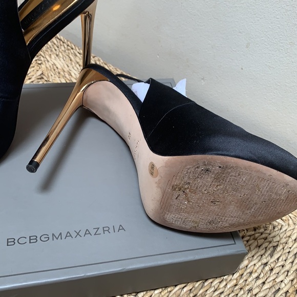 BCBGMAXAZRIA Black satin peep toe stilettos - Picture 3 of 9